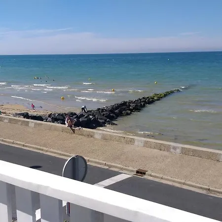 Vue Exceptionnelle En Front De Mer, 8 Personnes Ver-sur-Mer