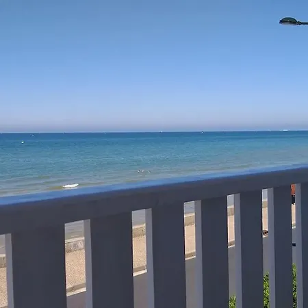Vue Exceptionnelle En Front De Mer, 8 Personnes