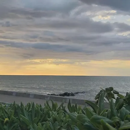 Vue Exceptionnelle En Front De Mer, 8 Personnes * Ver-sur-Mer