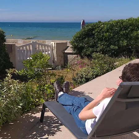 Vue Exceptionnelle En Front De Mer, 8 Personnes *