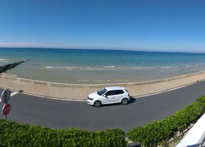 Vue Exceptionnelle En Front De Mer, 8 Personnes *