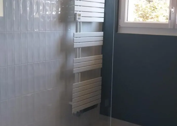 Vue Exceptionnelle En Front De Mer, 8 Personnes *