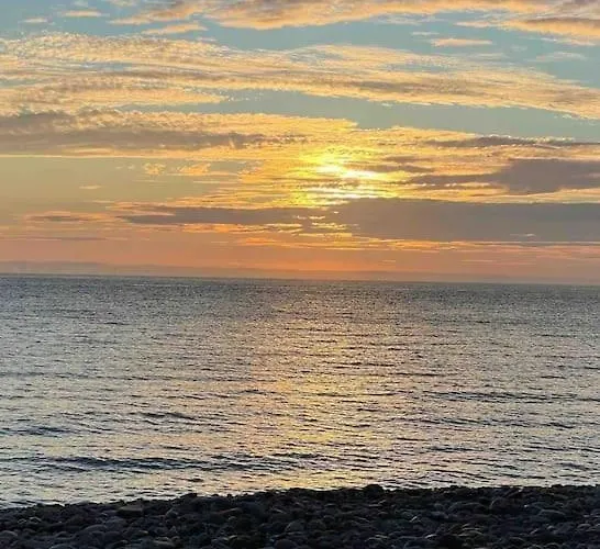 Vue Exceptionnelle En Front De Mer, 8 Personnes *