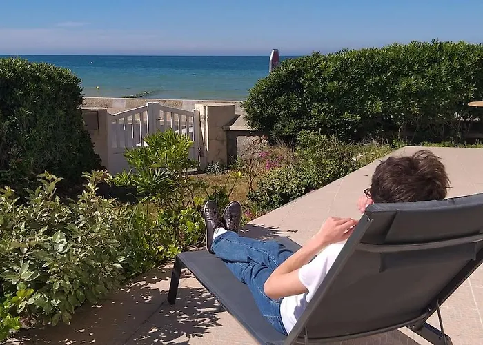 Vue Exceptionnelle En Front De Mer, 8 Personnes *