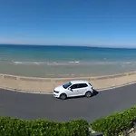 Vue Exceptionnelle En Front De Mer, 8 Personnes *