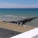 Vue Exceptionnelle En Front De Mer, 8 Personnes