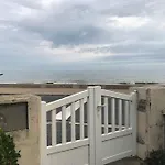 Vue Exceptionnelle En Front De Mer, 8 Personnes *