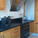 Vue Exceptionnelle En Front De Mer, 8 Personnes *
