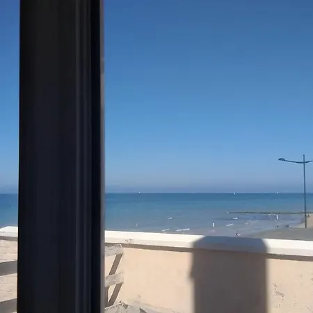Vue Exceptionnelle En Front De Mer, 8 Personnes Ver-sur-Mer