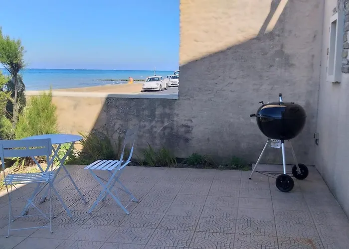 Vue Exceptionnelle En Front De Mer, 8 Personnes *