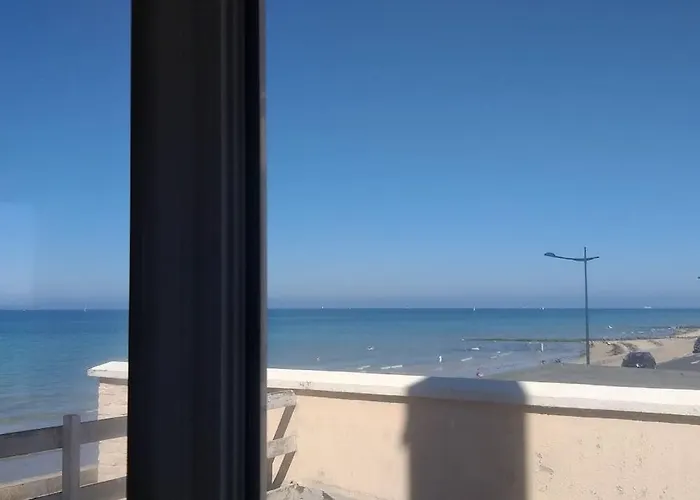 Vue Exceptionnelle En Front De Mer, 8 Personnes Ver-sur-Mer