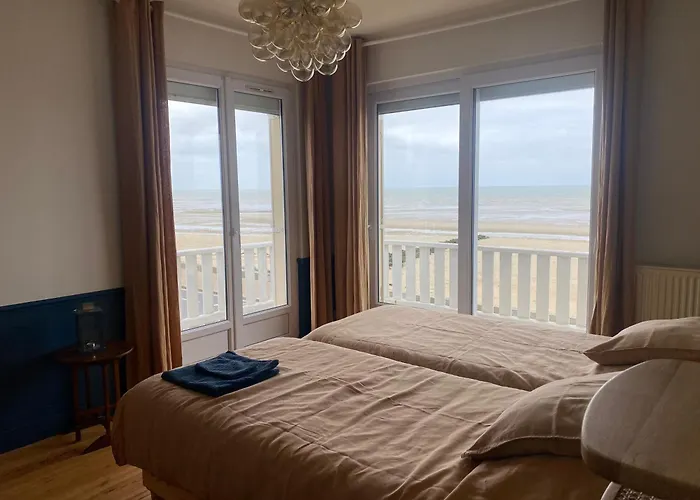 Vue Exceptionnelle En Front De Mer, 8 Personnes *